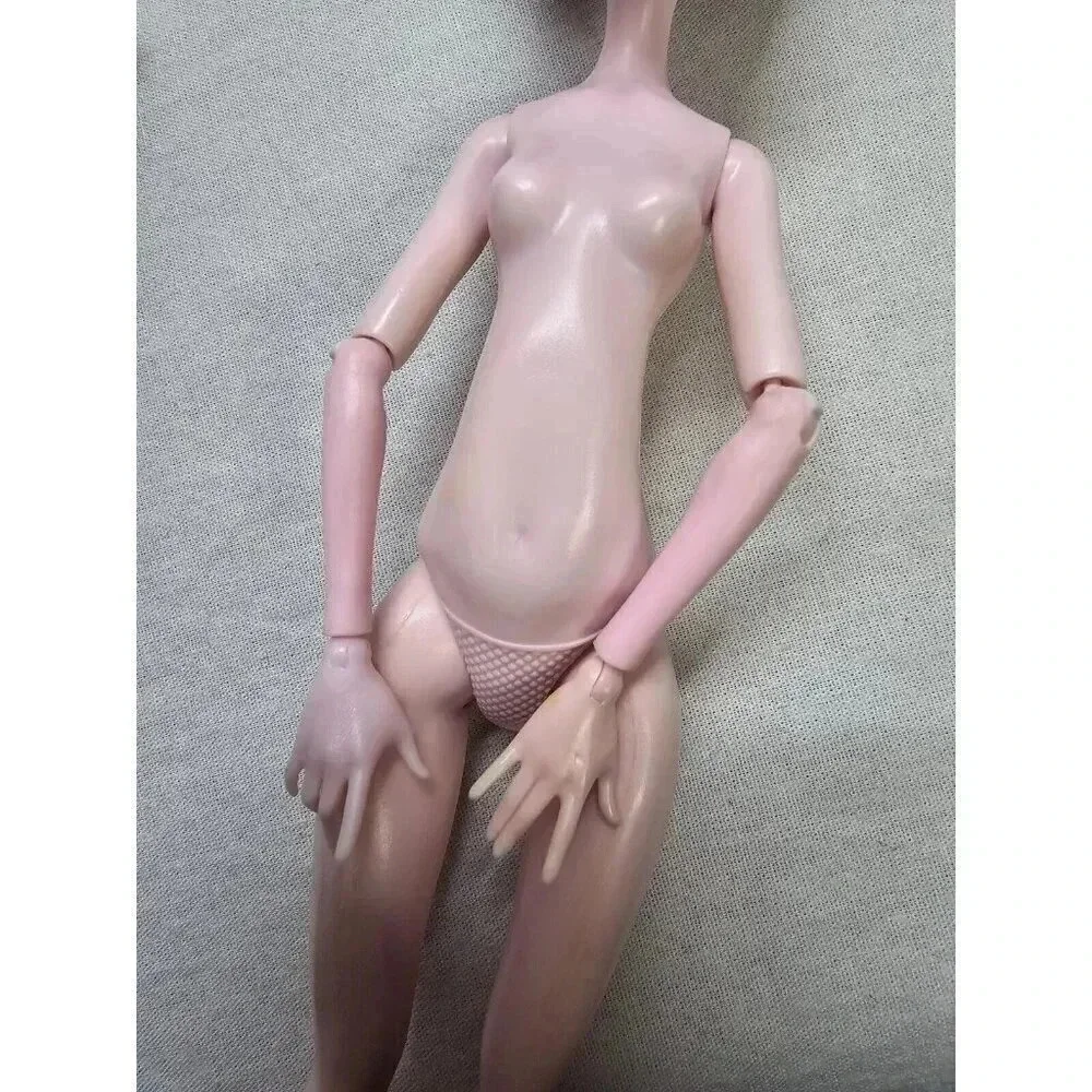Monster High Dead Tired DRACULAURA Doll- Two Right Hands- Nude- READ - Picture 5 of 11